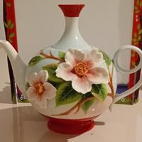 Franz Collection Everlasting Love Camelia Teapot