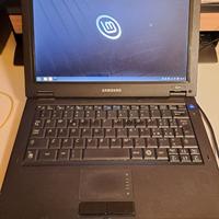 Computer portatile Samsung di piccole dimensioni