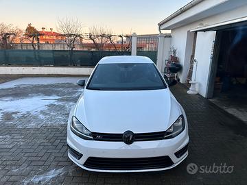 Volkswagen Golf VII 1.6 TDi R-Line DSG