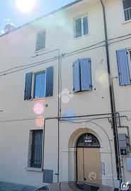 2 LOCALI A MEDICINA