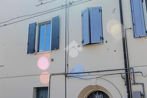 2 LOCALI A MEDICINA