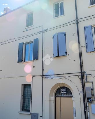 2 LOCALI A MEDICINA