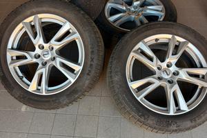 Set 4 cerchi originali Volvo XC40 da 18” con gomme