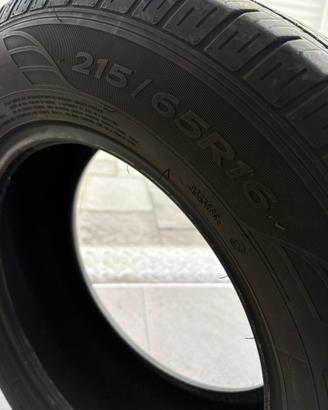 Gomme auto