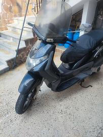 Beverly 250