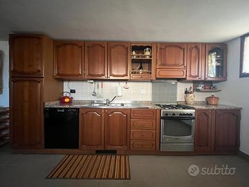 Cucina completa di elettrodomestici