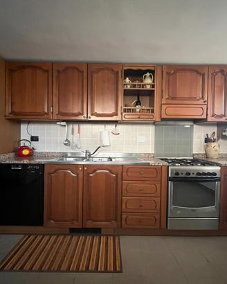 Cucina completa di elettrodomestici