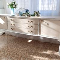 Credenza rifatta in stile shabby 