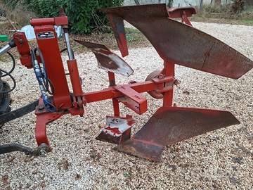 Aratro reversibile Aldo Biagioli