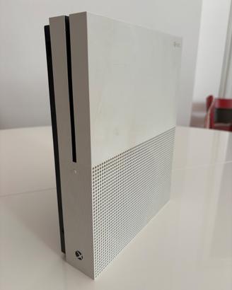 Xbox One S Bianca + Controller + Red Dead Redempti