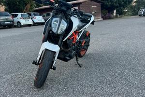 Duke ktm 390