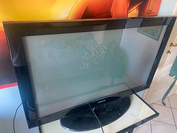 TV Samsung 40" LCD (No Smart)