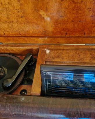 Radio mobile giradischi anni 30-40