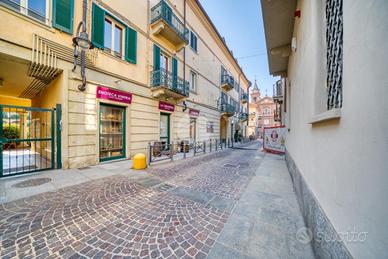 NEGOZIO A PIANEZZA