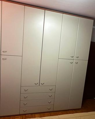 armadio, cassettiera e comodino