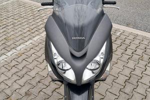 Honda Silver Wing T-400 