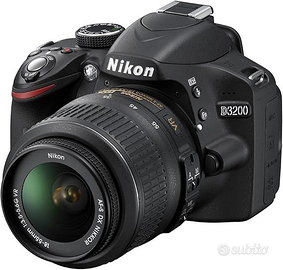 Nikon D3200 con 18-55 VR II Kit  (REFLEX)