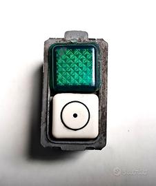 Bticino Magic 5057 Pulsante con Spia Verde 24V 15W