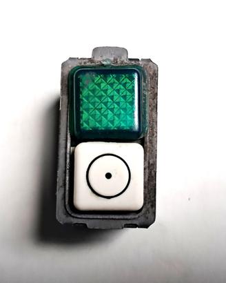 Bticino Magic 5057 Pulsante con Spia Verde 24V 15W