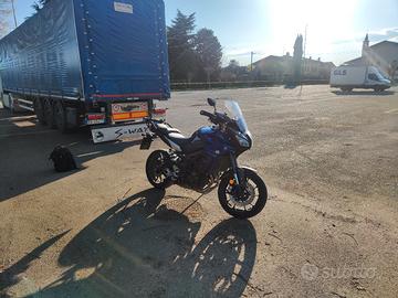 Yamaha Tracer 900 115 CV 2017 + bauletto Givi Maxi