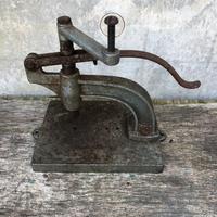 Utensile per fare buchi   Per la ceramica. Ecc