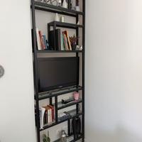 Libreria in ferro e vetro