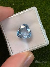 Acquamarina 4.00 ct taglio Trillion certificata