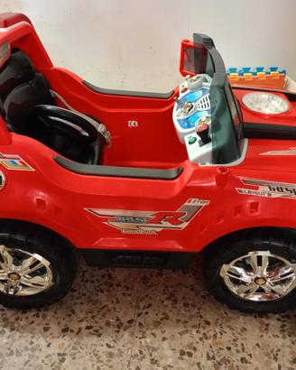 Auto/ fuoristrada elettrica ROSSA bambini 
