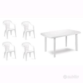 90 euro tavolo con quattro sedie