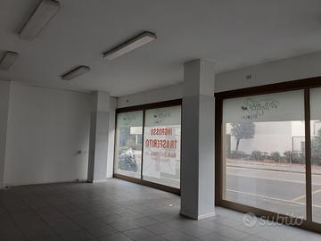 Bergamo negozio 90 mq