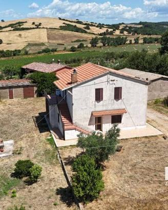 Rustico / Casale di 204 m² con 5 locali a Capalbio
