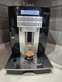 macchinetta caffè DeLonghi Magnifica S cappuccino 