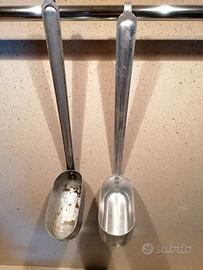 Mestoli per acqua  vecchi in alluminio