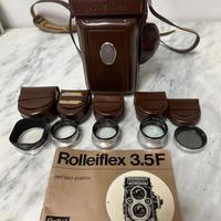 Fotocamera Rolleiflex 3.5 F con accessori