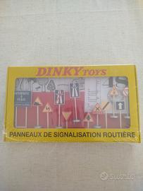 segnali stradali Dinky Toys 
