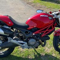 Ducati Monster 696 - 2010