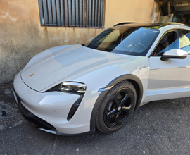 Porsche taycan 4 gros turismo