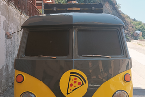 Food truck adibito a pizzeria-friggitoria