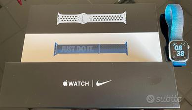 Apple Watch NIKE - Cellular - 44 mm