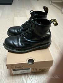Dr.Martens mod.101 donna 6 fori