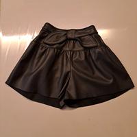 pantaloncini in pelle