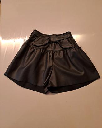 pantaloncini in pelle