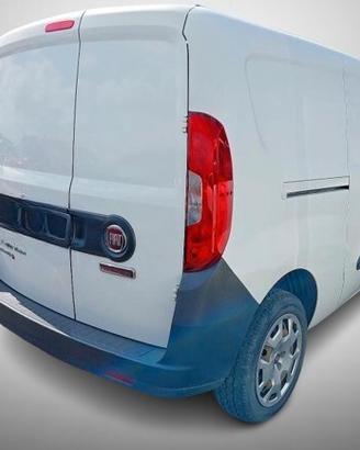 PORTIERE POST. DI CARICO 2016 VOLVO V40 D2 ES 2.0D