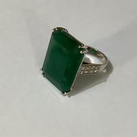 Anello con Smeraldo e Diamanti in oro bianco 18kt