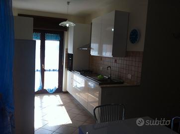 Trilocale arredato con garages