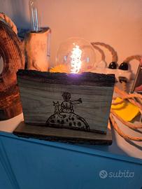 lampada da tavolo in legno "Il piccolo principe"