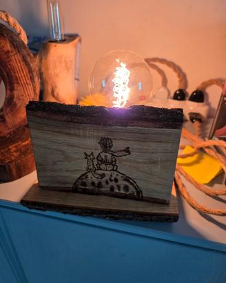 lampada da tavolo in legno "Il piccolo principe"
