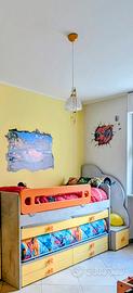 Struttura letto con 2 scrivanie estraibili