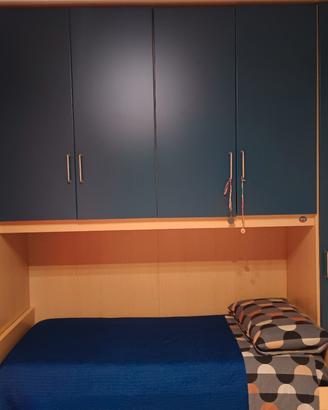 letto a ponte e comò 