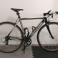 Bicicletta da strada Cannondale in carbonio